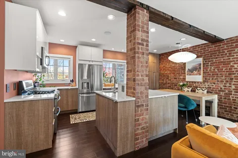 $625,000 | 1028 Valley Drive, Alexandria, VA 22305