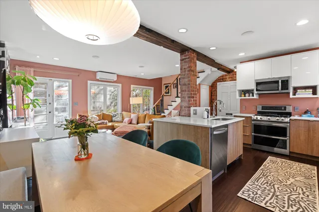 $625,000 | 1028 Valley Drive, Alexandria, VA 22305