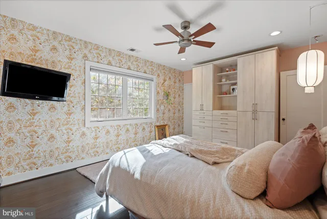 $625,000 | 1028 Valley Drive, Alexandria, VA 22305