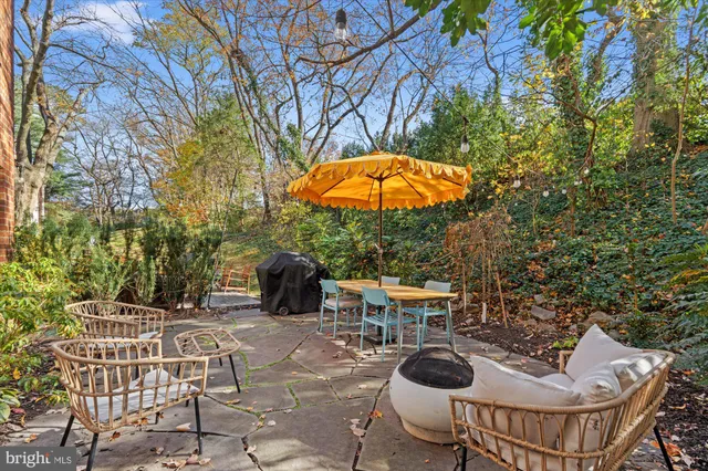 $625,000 | 1028 Valley Drive, Alexandria, VA 22305