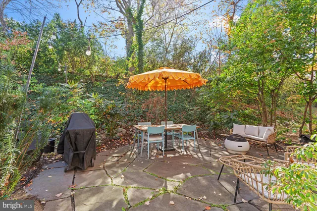 $625,000 | 1028 Valley Drive, Alexandria, VA 22305