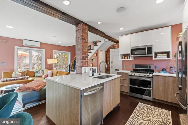 $625,000 | 1028 Valley Drive, Alexandria, VA 22305