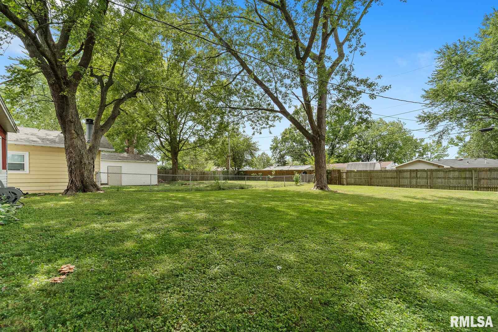 3329 Mars Avenue Springfield, IL 62707 - Photo 4 of 31