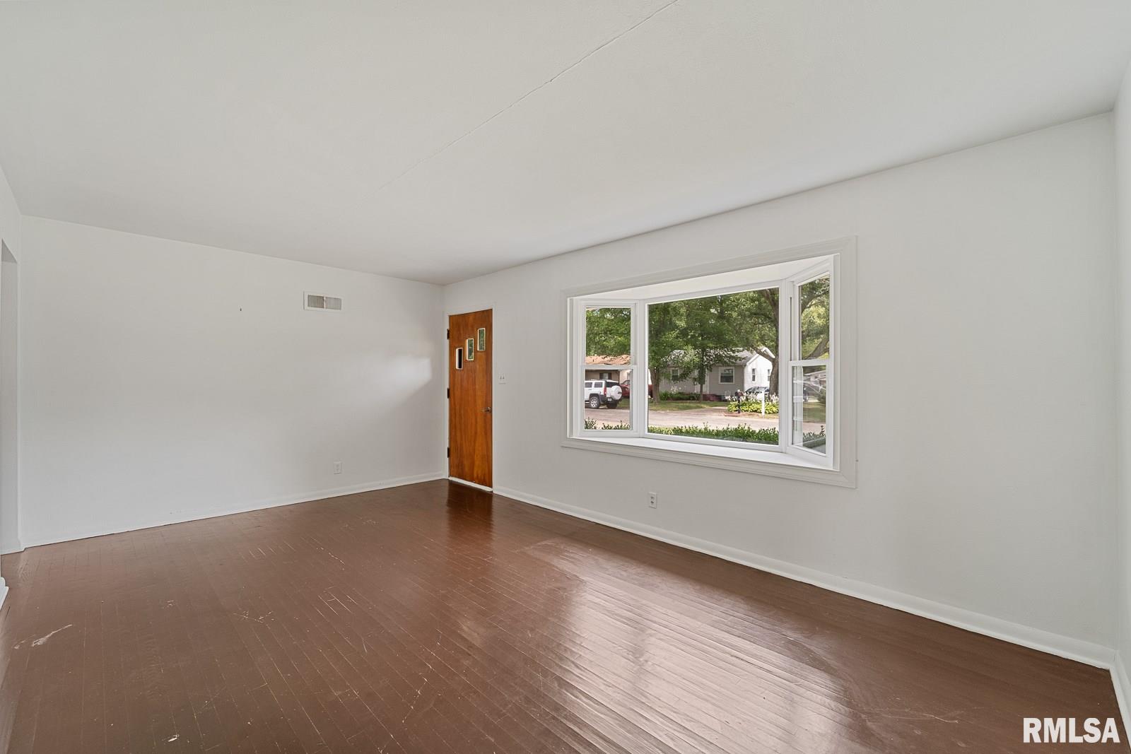 3329 Mars Avenue Springfield, IL 62707 - Photo 5 of 31