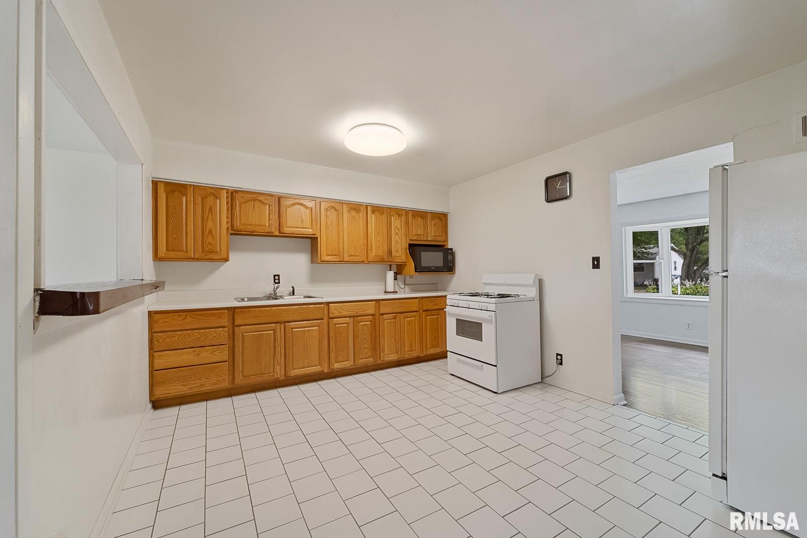 3329 Mars Avenue Springfield, IL 62707 - Photo 9 of 31