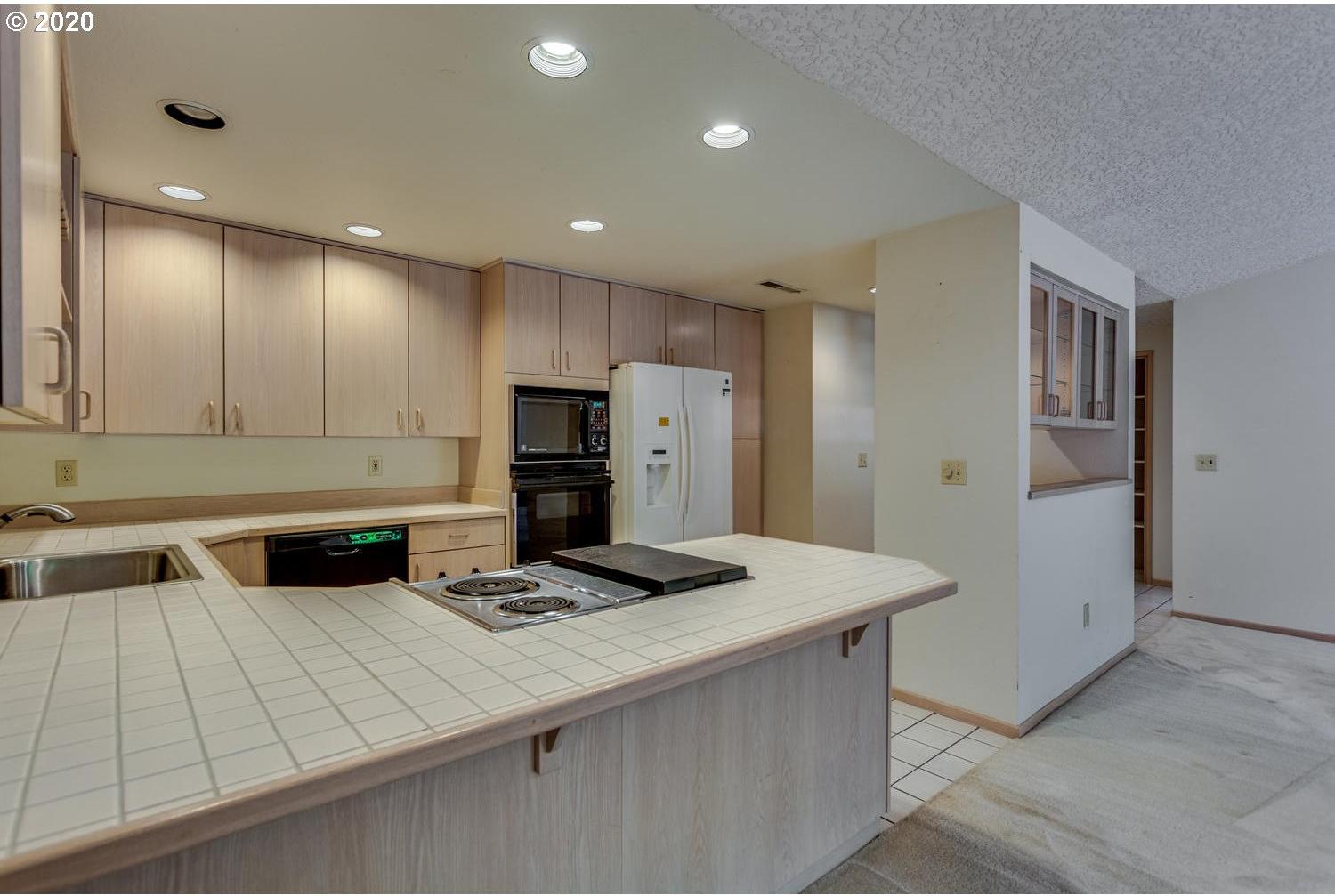 3300 Northeast 164th Street, Unit D3 Ridgefield, WA 98642 - Photo 10 of 32 Kitchen