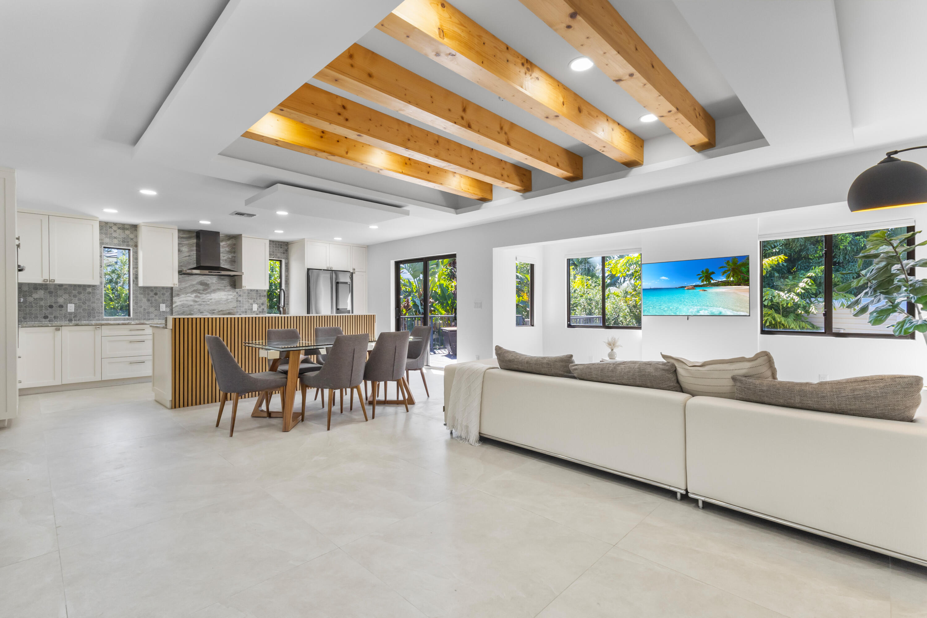 501 High Street Boca Raton, FL 33432 - Photo 2 of 27 a living room with furniture and a large window