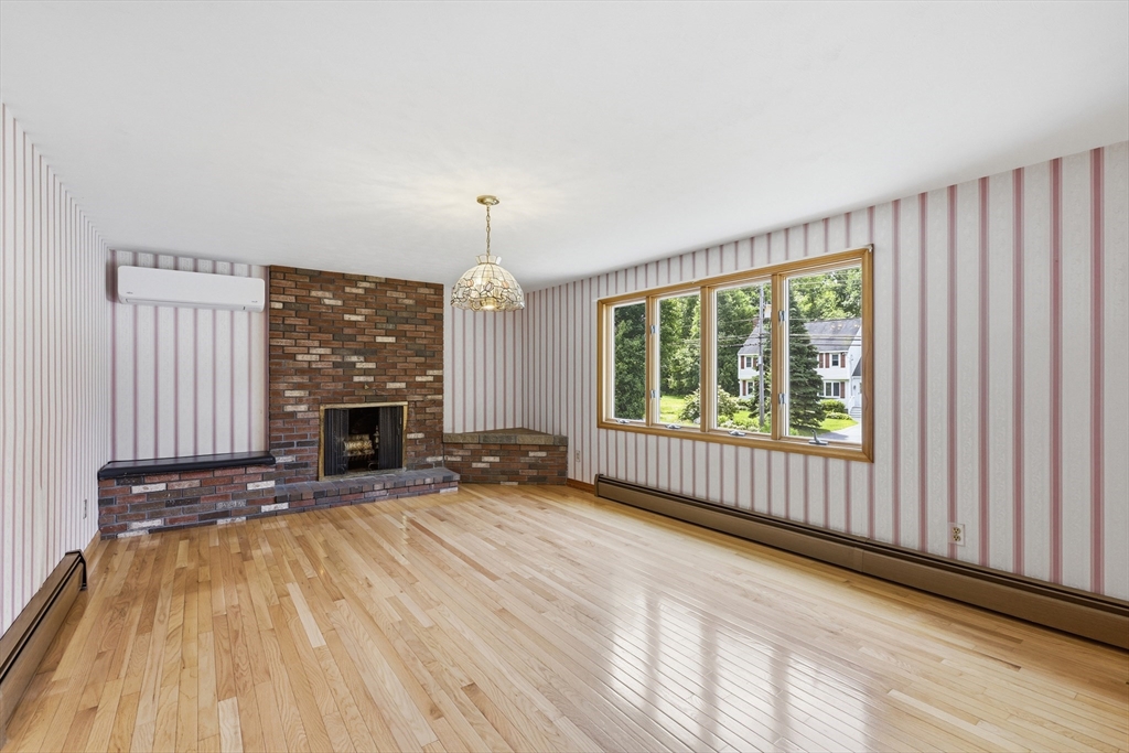 335 Pelham Road Dracut, MA 01826 - Photo 6 of 30