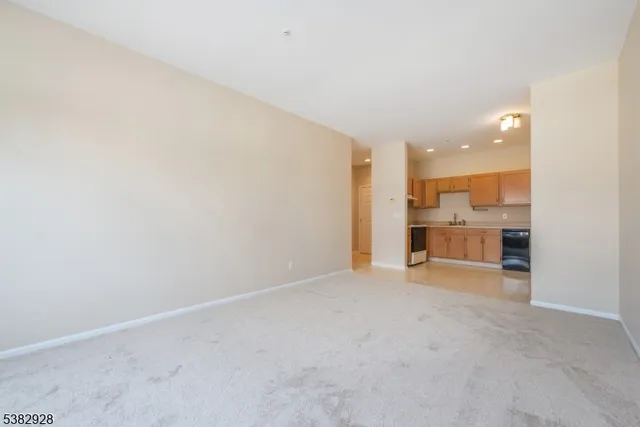 $269,500 | 9302 Richmond Road, Unit 302, West Milford, NJ 07480