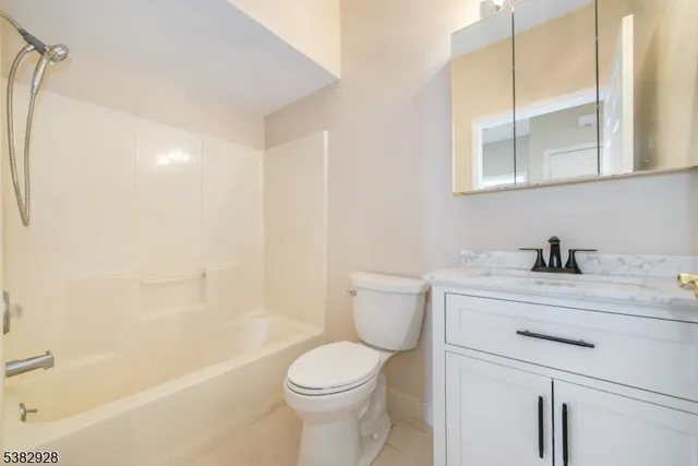 $269,500 | 9302 Richmond Road, Unit 302, West Milford, NJ 07480