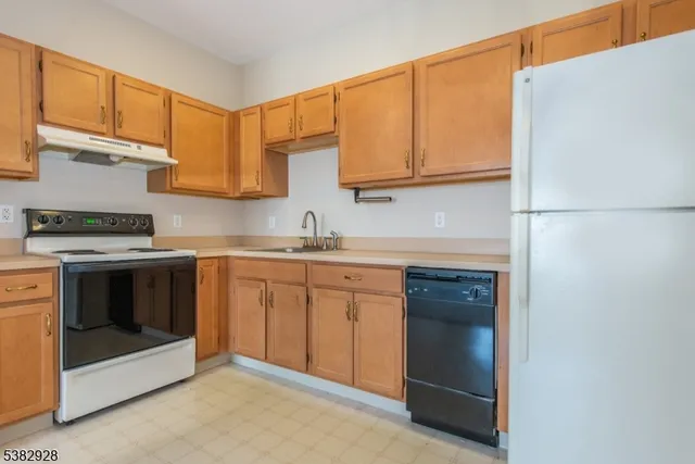 $269,500 | 9302 Richmond Road, Unit 302, West Milford, NJ 07480