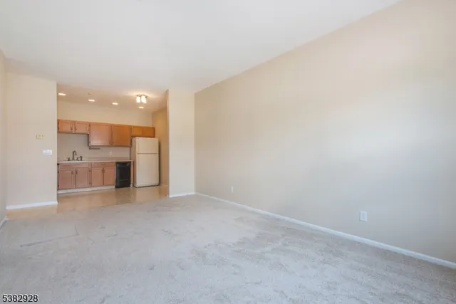 $269,500 | 9302 Richmond Road, Unit 302, West Milford, NJ 07480