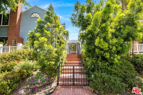 $829,000 | 4420 Tujunga Avenue, Unit 2, North Hollywood, CA 91602