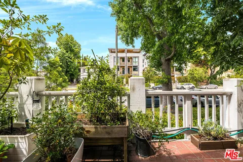 $829,000 | 4420 Tujunga Avenue, Unit 2, North Hollywood, CA 91602