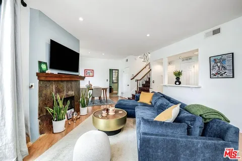 $829,000 | 4420 Tujunga Avenue, Unit 2, North Hollywood, CA 91602