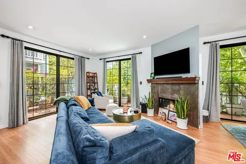 $829,000 | 4420 Tujunga Avenue, Unit 2, North Hollywood, CA 91602