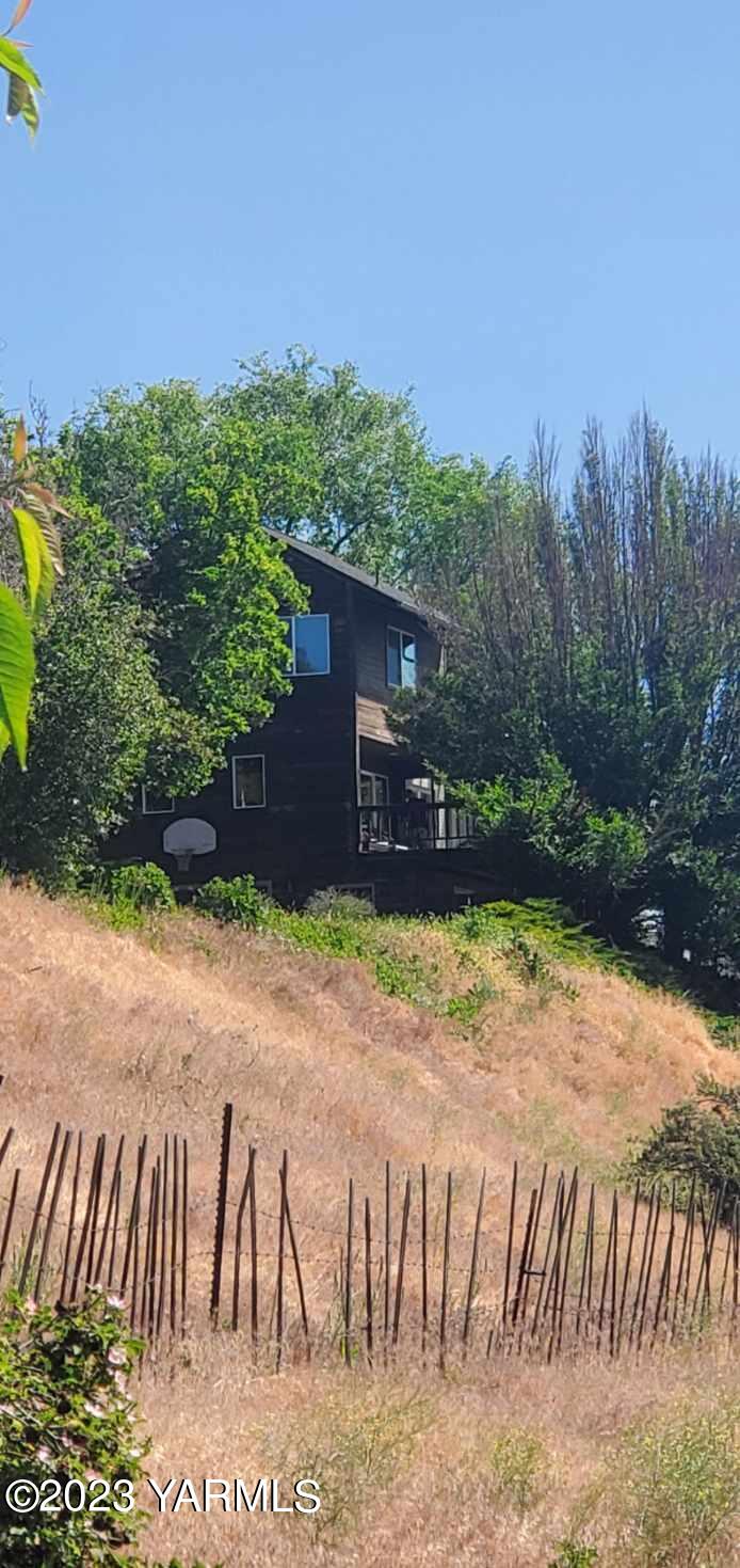 14751 Cottonwood Canyon Road Yakima, WA 98908 - Photo 49 of 53 a view of a wooden fence