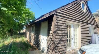 14751 Cottonwood Canyon Road Yakima, WA 98908 - Photo 50 of 53 a backyard of a house
