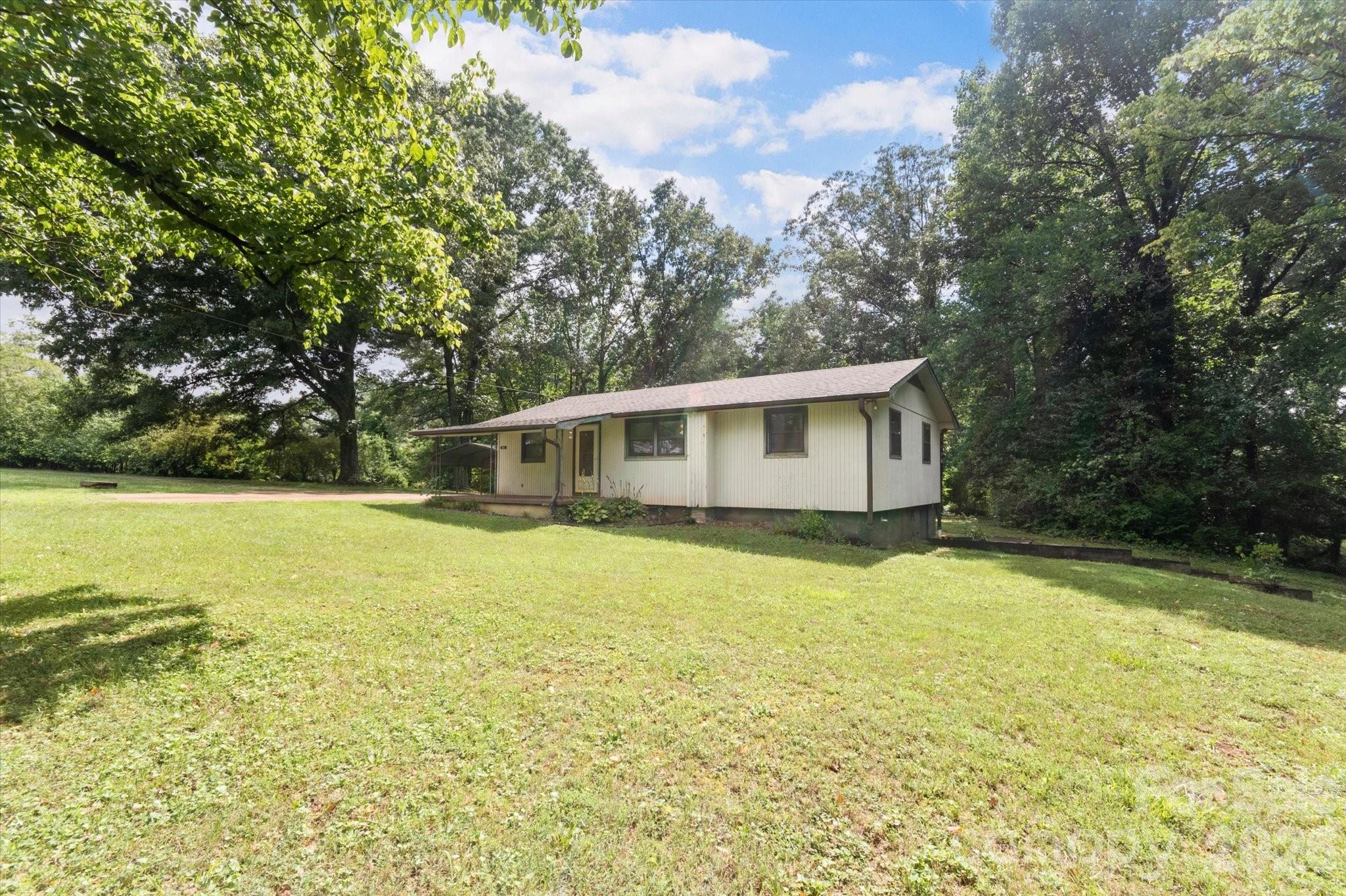 43 Open Valley Road Marion, NC 28752 - Photo 11 of 37