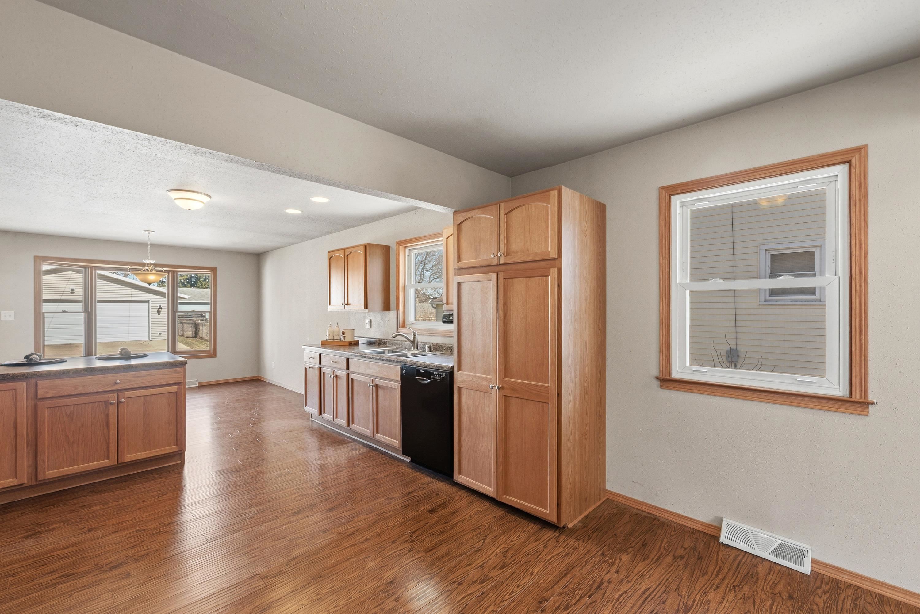 202 Hamilton Street Beaver Dam, WI 53916 - Photo 9 of 29