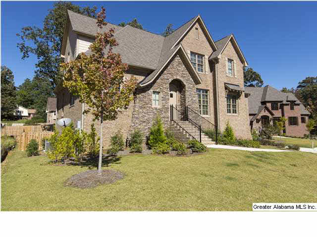 815 Byron Way Hoover, AL 35226 - Photo 2 of 32