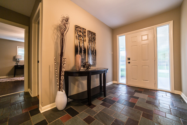 1233 Hillview Road Homewood, IL 60430 - Photo 3 of 25