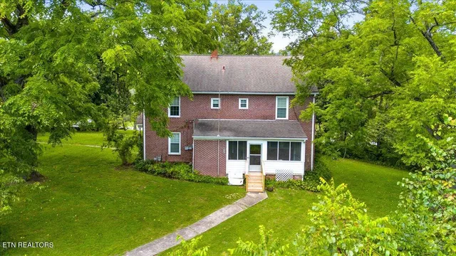 $575,000 | 502 Middlesboro Road, La Follette, TN 37766