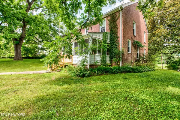 $540,000 | 502 Middlesboro Road, La Follette, TN 37766