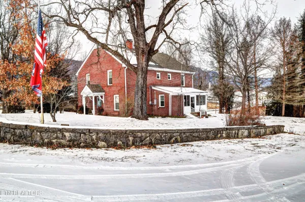 $540,000 | 502 Middlesboro Road, La Follette, TN 37766