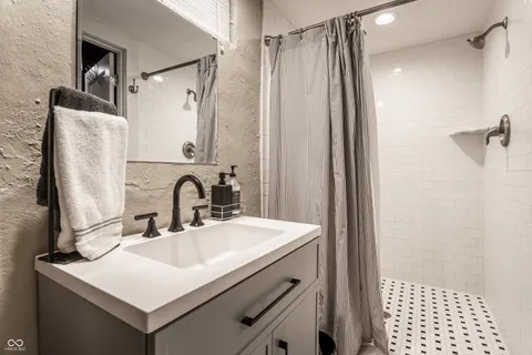 $600,000 | 5769 Wildwood Avenue, Indianapolis, IN 46220