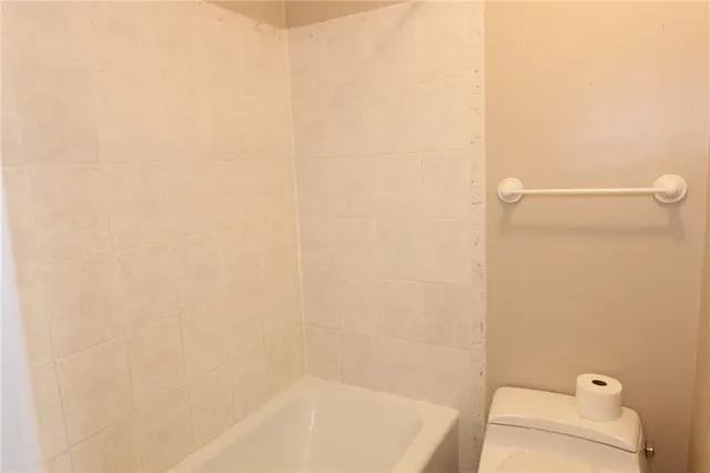 $229,950 | 10003 West 95th Street, Overland Park, KS 66212