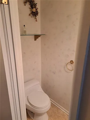 $229,950 | 10003 West 95th Street, Overland Park, KS 66212