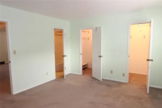 $229,950 | 10003 West 95th Street, Overland Park, KS 66212