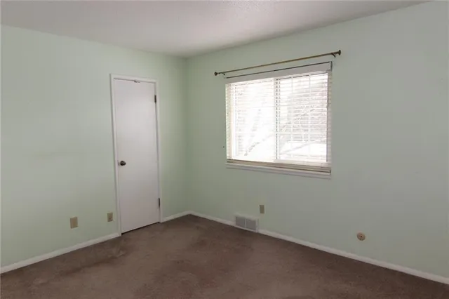 $229,950 | 10003 West 95th Street, Overland Park, KS 66212