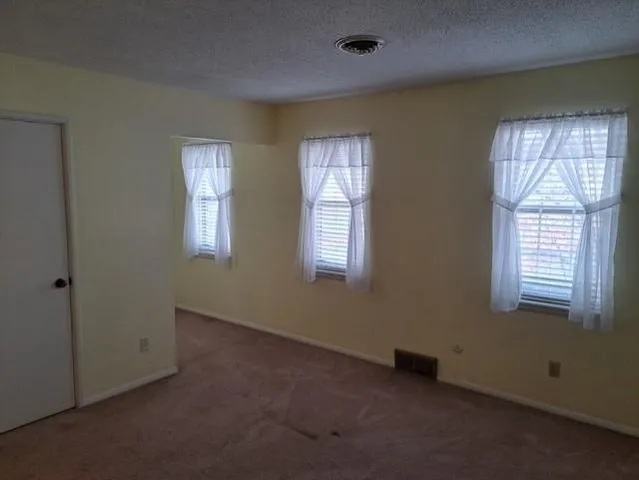 $229,950 | 10003 West 95th Street, Overland Park, KS 66212