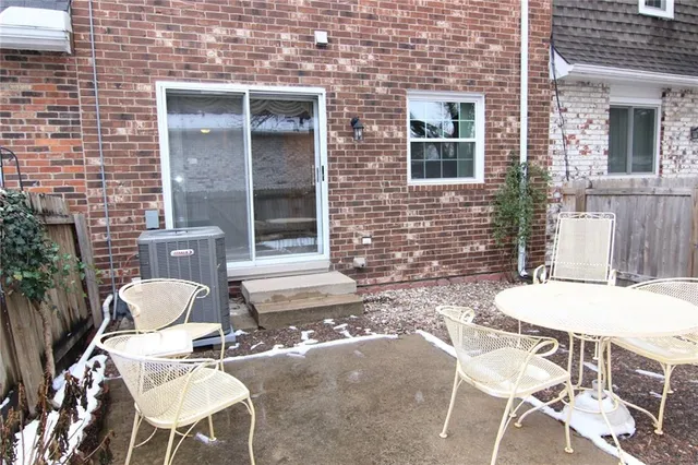 $229,950 | 10003 West 95th Street, Overland Park, KS 66212