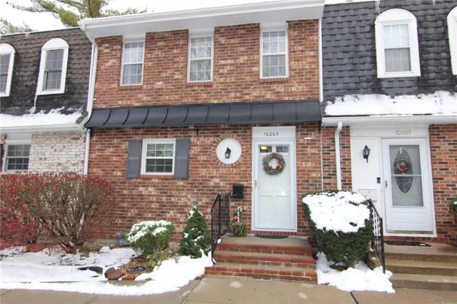 $229,950 | 10003 West 95th Street, Overland Park, KS 66212