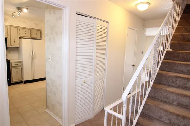 $229,950 | 10003 West 95th Street, Overland Park, KS 66212