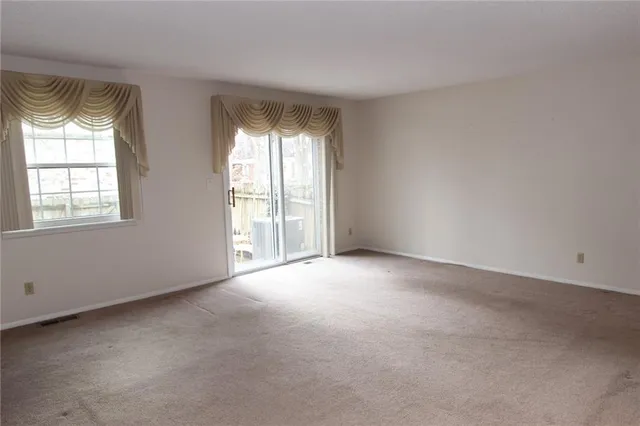 $229,950 | 10003 West 95th Street, Overland Park, KS 66212