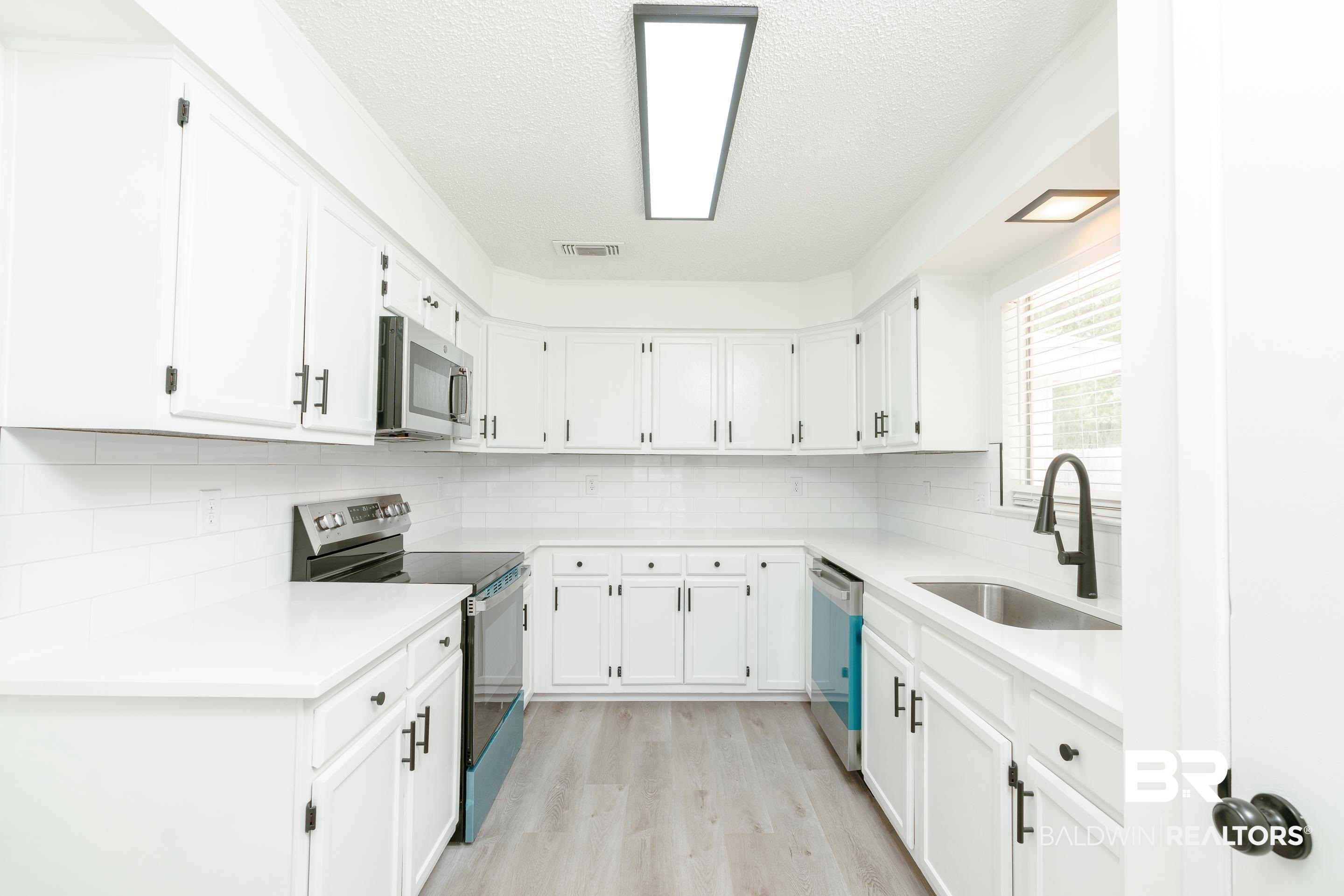 1808 Southampton Way Mobile, AL 36618 - Photo 13 of 36