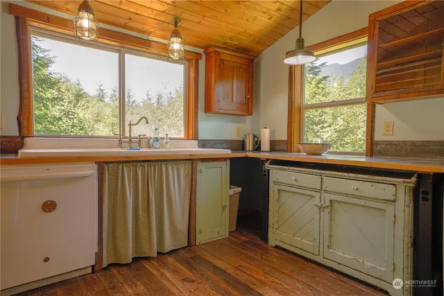 $2,250,000 | 2660 Wildwood Drive, Quilcene, WA 98376