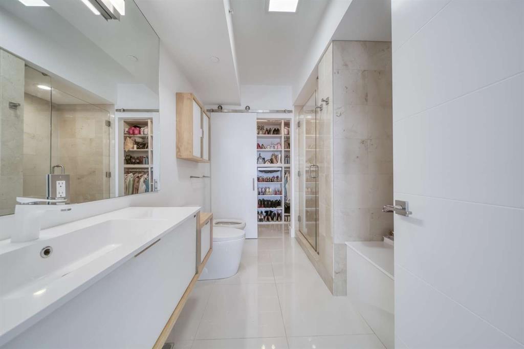 6365 Collins Avenue, Unit 2406 Miami Beach, FL 33141 - Photo 11 of 21