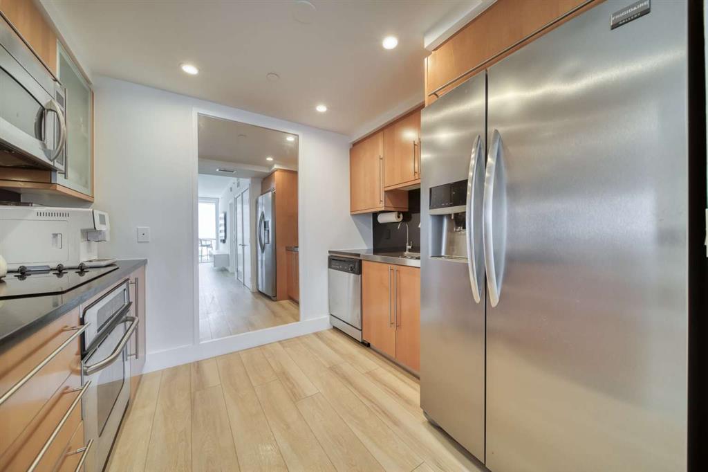 6365 Collins Avenue, Unit 2406 Miami Beach, FL 33141 - Photo 16 of 21