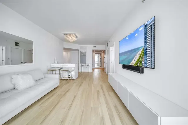 $830,000 | 6365 Collins Avenue, Unit 2406, Miami Beach, FL 33141