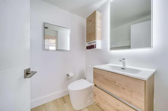 $830,000 | 6365 Collins Avenue, Unit 2406, Miami Beach, FL 33141