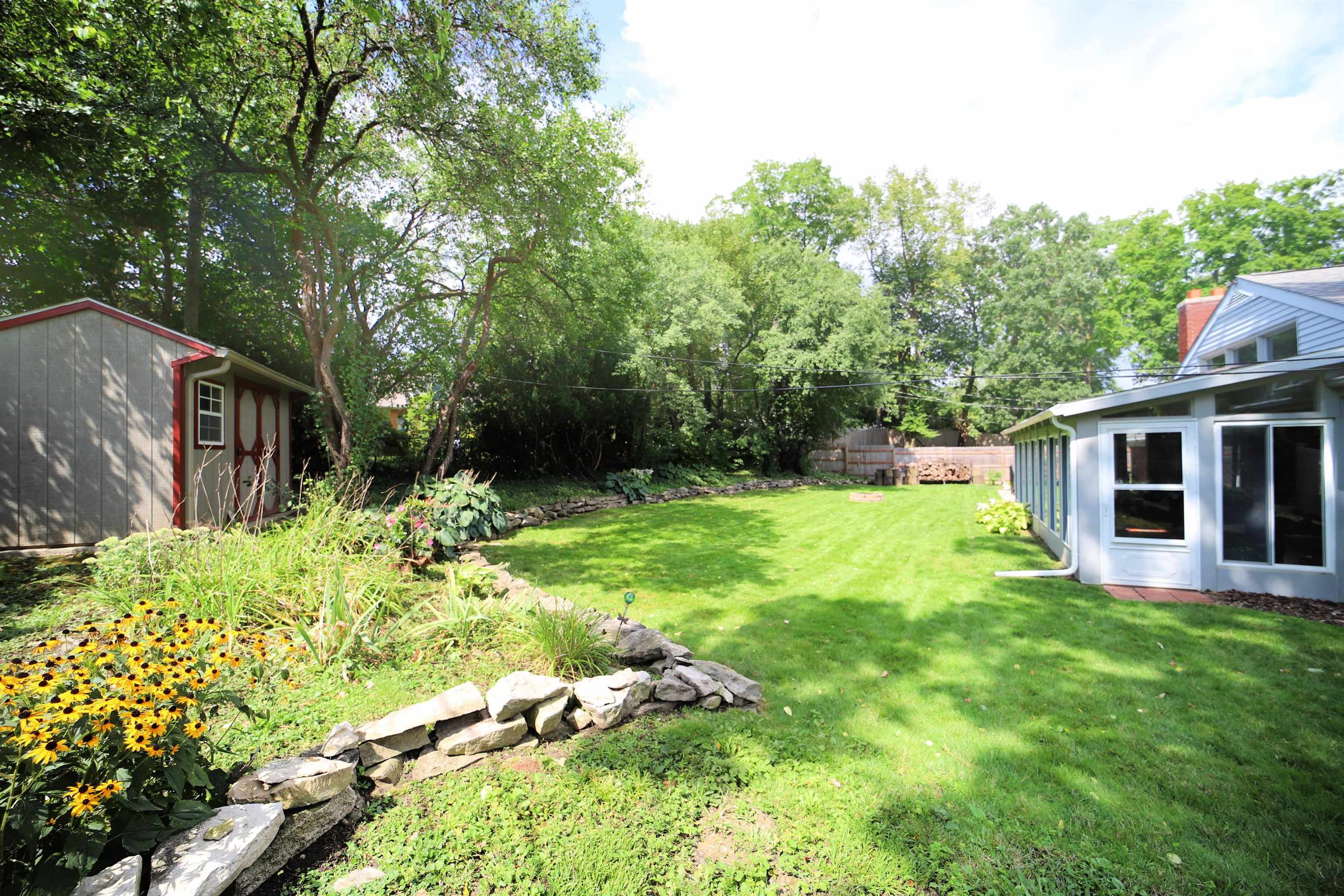 1910 Hampden Road Flint, MI 48503 - Photo 33 of 38 50088681-32.JPG