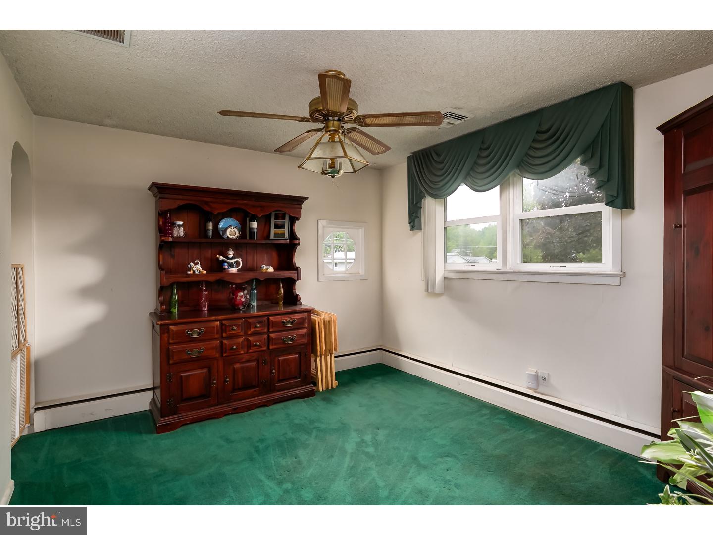 33 Laurel Road Clementon, NJ 08021 - Photo 7 of 17