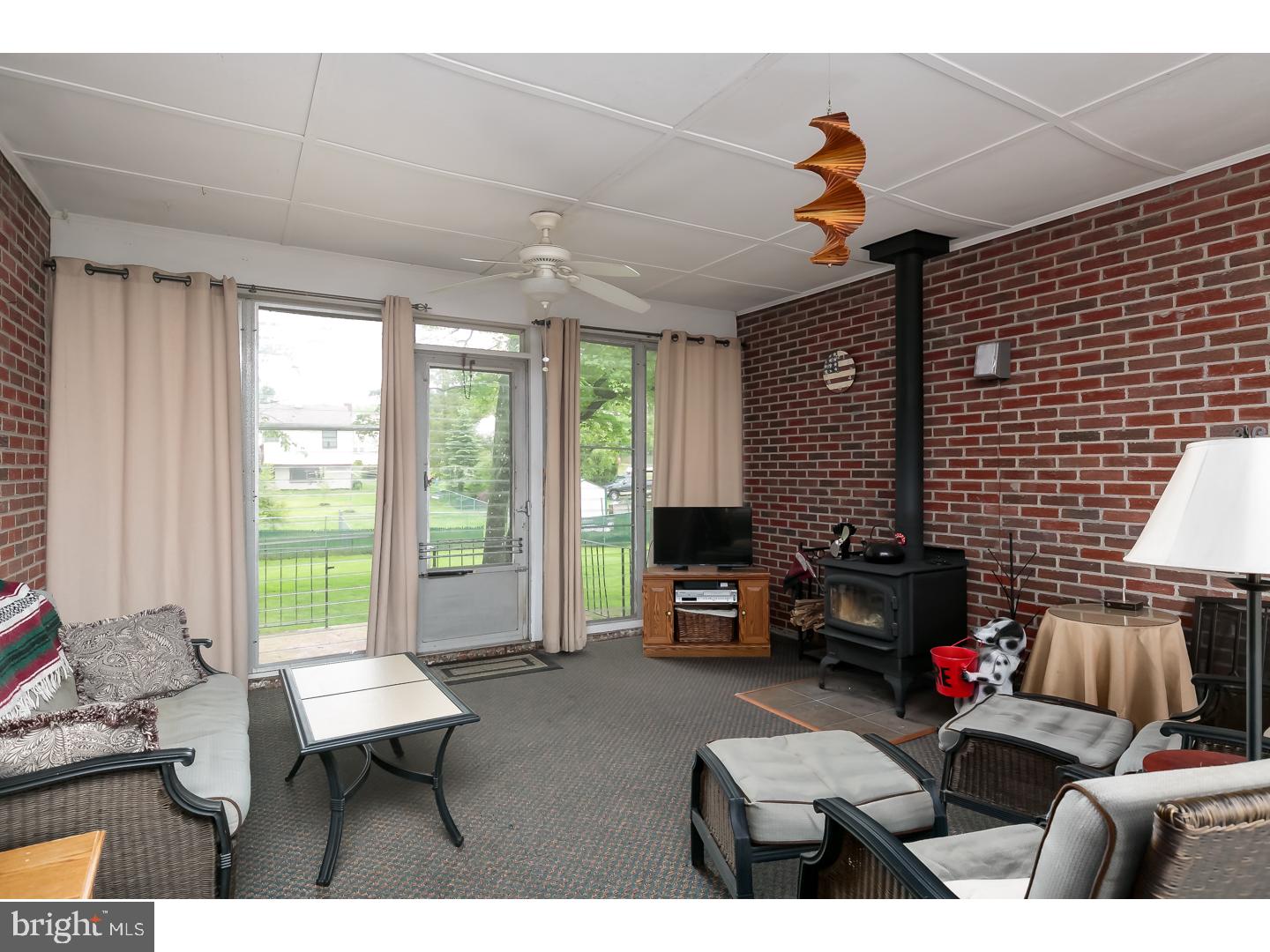 33 Laurel Road Clementon, NJ 08021 - Photo 8 of 17