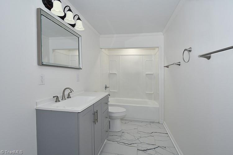 140 Overbrook Road Salisbury, NC 28147 - Photo 15 of 27 Primary En-Suite Bathroom