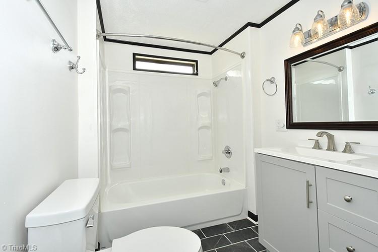 140 Overbrook Road Salisbury, NC 28147 - Photo 17 of 27 Hall Bathroom